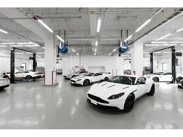 Ｖ１２ヴァンテージ 　世界３３３台限定　キセノングレー　レーンキープアシスト　パーキングアシスト　全周囲カメラ　障害物センサー　ＨＤＤナビ　本革シート　シートヒーター　メーカー認定中古車（47枚目）