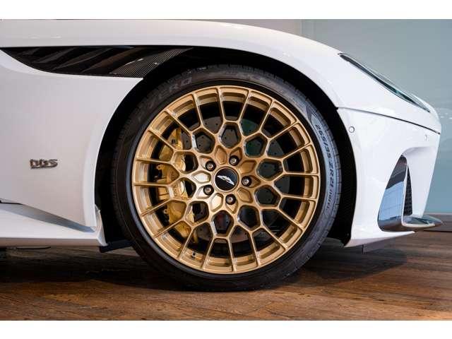 ＤＢＳ ヴォランテ　ＤＢＳ７７０アルティメットヴォランテ　世界１９９台限定７７０アルティメイトヴォランテ　クルーズコントロール　パーキングアシスト　全周囲カメラ　ＨＤＤナビ　本革シート　メーカー認定中古車（9枚目）