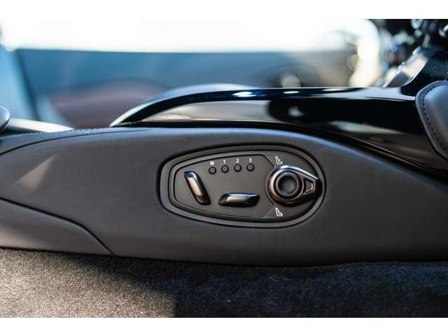ヴァンテージ ベースグレード　４．０　ロイヤルインディゴ　ワンオーナー　全周囲カメラ　ナビ　フルセグＴＶ　ミュージックプレイヤー接続可　ドライブレコーダー　ＥＴＣ　過給器設定モデル　本革シート　電動シート　シートエアコン（14枚目）
