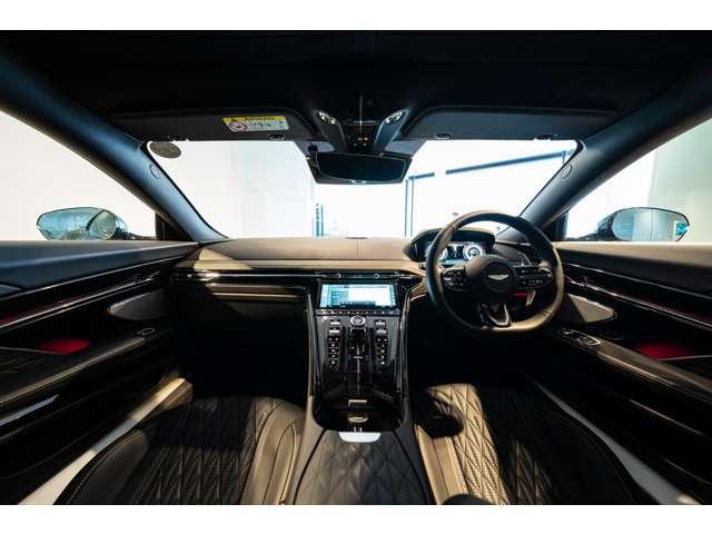 ＤＢ１２ ウルトラマリンブラック　認定中古車　右ハンドル　フロアＭＴモード付８ＡＴ　全周囲カメラ　障害物センサー　ＥＴＣ　ミュージックプレイヤー接続可　過給器設定モデル　本革シート　電動シート　シートヒーター　シートエアコン（2枚目）