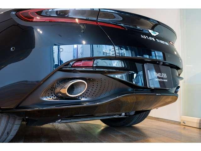 ＤＢ１２ ウルトラマリンブラック　認定中古車　右ハンドル　フロアＭＴモード付８ＡＴ　全周囲カメラ　障害物センサー　ＥＴＣ　ミュージックプレイヤー接続可　過給器設定モデル　本革シート　電動シート　シートヒーター　シートエアコン（12枚目）