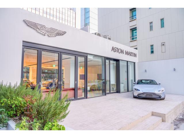 ＤＢ１２ ウルトラマリンブラック　認定中古車　右ハンドル　フロアＭＴモード付８ＡＴ　全周囲カメラ　障害物センサー　ＥＴＣ　ミュージックプレイヤー接続可　過給器設定モデル　本革シート　電動シート　シートヒーター　シートエアコン（36枚目）