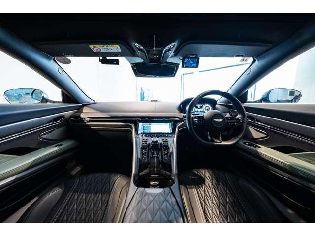 ＤＢ１２ ４．０　アルミナイトシルバー　認定中古車　全周囲カメラ　オートマチックハイビーム　障害物センサー　ナビ　フルセグ　ドライブレコーダー　ＥＴＣ　電動シート　本革シート　シートヒーター　シートエアコン　アダプティブクルーズコントロール（2枚目）