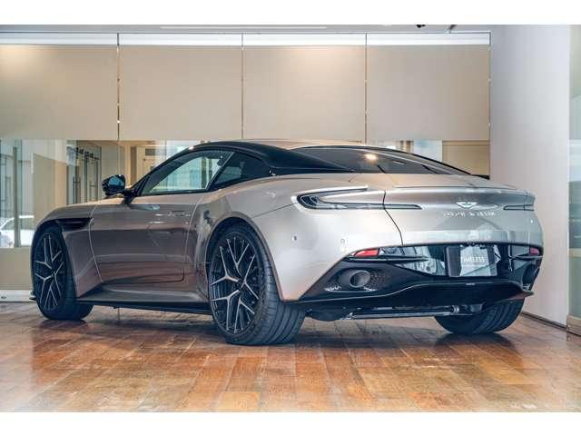 ＤＢ１２ ４．０　アルミナイトシルバー　認定中古車　全周囲カメラ　オートマチックハイビーム　障害物センサー　ナビ　フルセグ　ドライブレコーダー　ＥＴＣ　電動シート　本革シート　シートヒーター　シートエアコン　アダプティブクルーズコントロール（6枚目）