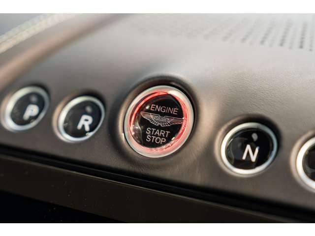 ＤＢＸ ４．０　４ＷＤ　ミノタウルスグリーン　認定中古車　全周囲カメラ　オートマチックハイビーム　アダプティブクルーズコントロール　パーキングアシスト　エアサスペンション　ドライブレコーダー　ＥＴＣ　ナビ　フルセグ　ミュージックプレイヤー接続可（21枚目）