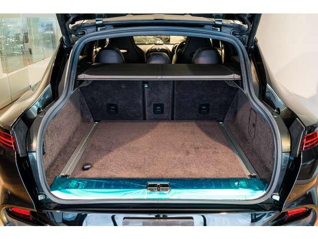 ＤＢＸ ４．０　４ＷＤ　ミノタウルスグリーン　認定中古車　全周囲カメラ　オートマチックハイビーム　アダプティブクルーズコントロール　パーキングアシスト　エアサスペンション　ドライブレコーダー　ＥＴＣ　ナビ　フルセグ　ミュージックプレイヤー接続可（31枚目）