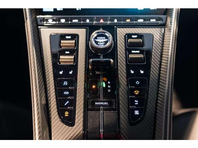 ＤＢ１２ ４．０　アストンマーティンレーシンググリーン　左ハンドル　フロアＭＴモード付８ＡＴ　認定中古車　アダプティブクルーズコントロール　ドライブレコーダー　ナビ　フルセグ　ミュージックプレイヤー接続可　ＥＴＣ（29枚目）