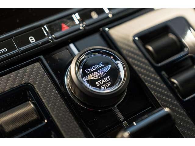ＤＢ１２ ４．０　アストンマーティンレーシンググリーン　左ハンドル　フロアＭＴモード付８ＡＴ　認定中古車　アダプティブクルーズコントロール　ドライブレコーダー　ナビ　フルセグ　ミュージックプレイヤー接続可　ＥＴＣ（30枚目）