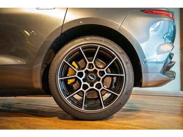 ＤＢＸ ４．０　４ＷＤ　マグネティックシルバー　認定中古車　コラムＭＴモード付９ＡＴ　オートマチックハイビーム　障害物センサー　ドライブレコーダー　エアサスペンション　ＥＴＣ　ナビ　フルセグ（12枚目）