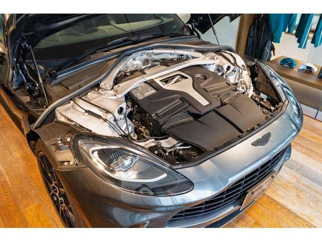 ＤＢＸ ４．０　４ＷＤ　マグネティックシルバー　認定中古車　コラムＭＴモード付９ＡＴ　オートマチックハイビーム　障害物センサー　ドライブレコーダー　エアサスペンション　ＥＴＣ　ナビ　フルセグ（14枚目）
