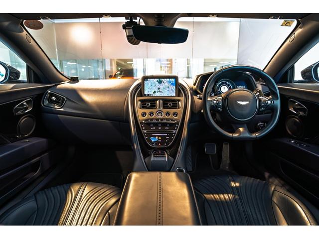 DB11 5.2 (ウルトラマリンブラック)(2枚目)