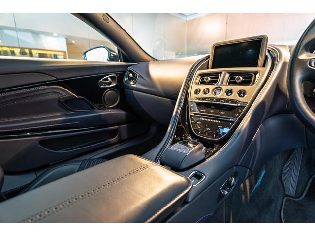 DB11 5.2 (ウルトラマリンブラック)(18枚目)