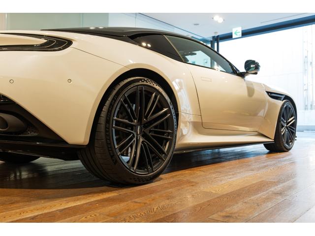 DB12 4.0 ニュートロンホワイト(18枚目)