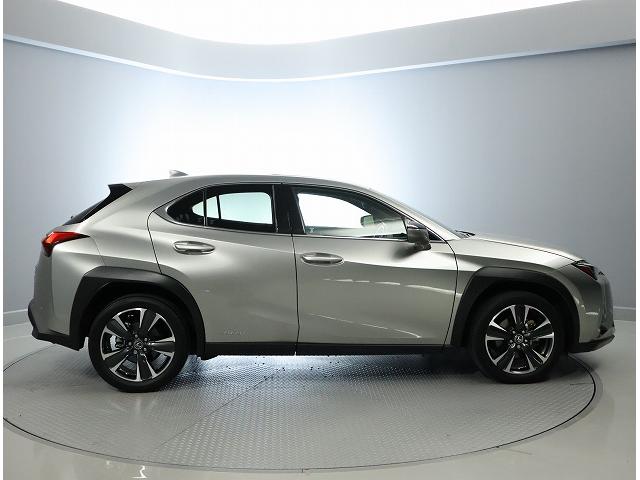 ＵＸ ＵＸ２５０ｈ　バージョンＬ　認定中古車ＣＰＯ（4枚目）