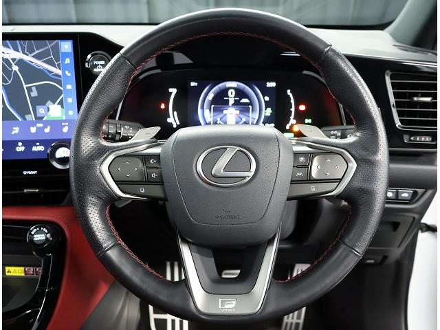 NX NX450h+ Fスポーツ 認定中古車CPO  Fスポーツ専用オレンジキャリパー デジタルキー パノラミックビューモニター おくだけ充電 寒冷地仕様 ムーンルーフ フロアマット ナンバーフレーム TRDミラーカバー(12枚目)