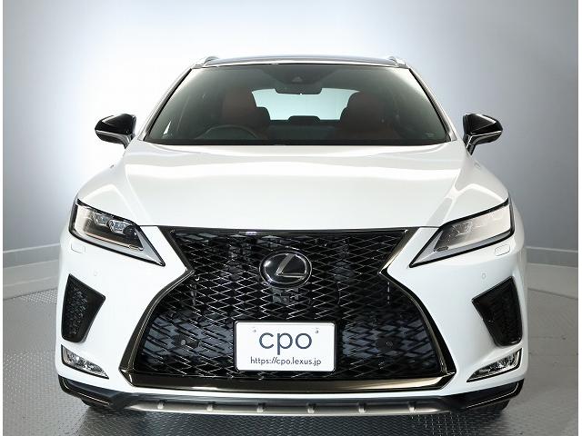 ＲＸ ＲＸ３００　Ｆスポーツ　認定中古車ＣＰＯ　ルーフレール　三眼ＬＥＤヘッドランプ　パノラミックビューモニター　パノラマルーフ　フロアマット　ナンバーフレーム（5枚目）
