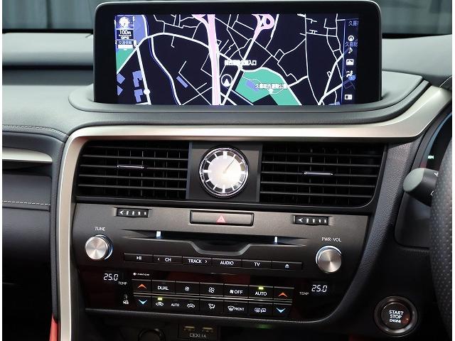 ＲＸ ＲＸ３００　Ｆスポーツ　認定中古車ＣＰＯ　ルーフレール　三眼ＬＥＤヘッドランプ　パノラミックビューモニター　パノラマルーフ　フロアマット　ナンバーフレーム（8枚目）