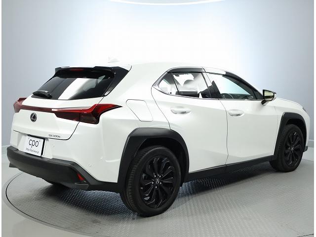 UX UX300e バージョンL 認定中古車CPO(2枚目)