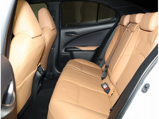 UX UX300e バージョンL 認定中古車CPO(14枚目)