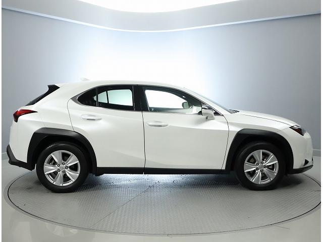 UX UX250h バージョンC 認定中古車CPO(4枚目)
