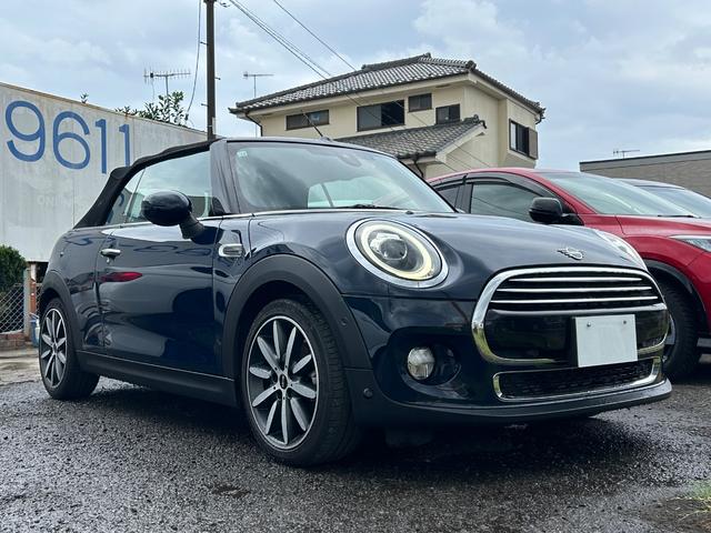 ＭＩＮＩ クーパー　コンバーチブル　デザイン＆ファンクションパッケージ（ＺＢＳ）　ペッパーパッケージ　カメラ・パーキングアシストパッケージ装着　モルトブラウンレザーインテリア／１７インチアロイホイール　コンフォートアクセス純正ナビＡＣＣ（23枚目）