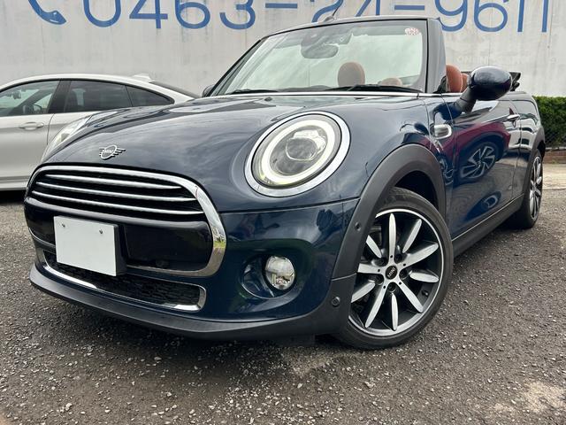ＭＩＮＩ クーパー　コンバーチブル　デザイン＆ファンクションパッケージ（ＺＢＳ）　ペッパーパッケージ　カメラ・パーキングアシストパッケージ装着　モルトブラウンレザーインテリア／１７インチアロイホイール　コンフォートアクセス純正ナビＡＣＣ（40枚目）