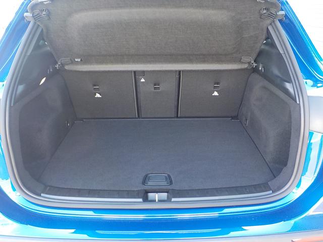 GLAクラス GLA180 AMGラインパッケージ AMGレザーエクスクルーシブパッケージ アドバンスドパッケージ Bluetooth接続 ETC LEDヘッドライト TV アイドリングストップ クルーズコントロール(17枚目)