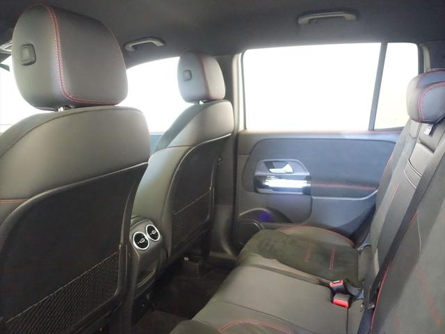 ＧＬＢ ＧＬＢ１８０　ＡＭＧラインパッケージ　３列シート　Ｂｌｕｅｔｏｏｔｈ接続　ＥＴＣ　ＬＥＤヘッドライト　ＴＶ　アイドリングストップ　クルーズコントロール　コネクテッド機能　サイドカメラ　シートヒーター　トランクスルー　ナビ　バックモニター（23枚目）