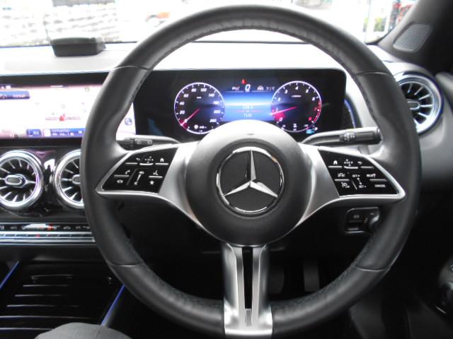 GLB GLB180 3列シート Bluetooth接続 ETC LEDヘッドライト TV アイドリングストップ クルーズコントロール コネクテッド機能 サイドカメラ サンルーフ・ガラスルーフ シートヒーター(9枚目)