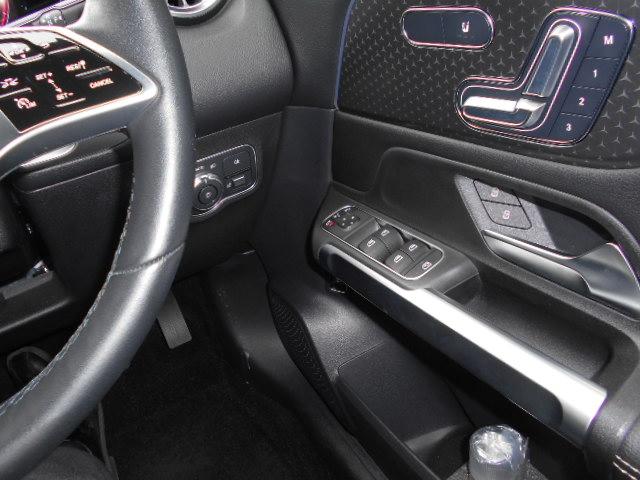 GLB GLB180 3列シート Bluetooth接続 ETC LEDヘッドライト TV アイドリングストップ クルーズコントロール コネクテッド機能 サイドカメラ サンルーフ・ガラスルーフ シートヒーター(11枚目)