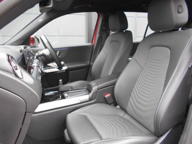 GLB GLB180 3列シート Bluetooth接続 ETC LEDヘッドライト TV アイドリングストップ クルーズコントロール コネクテッド機能 サイドカメラ サンルーフ・ガラスルーフ シートヒーター(13枚目)