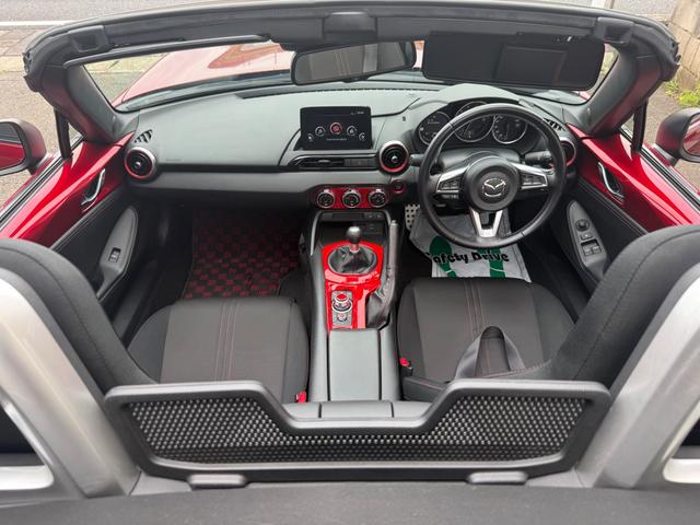 ロードスター Ｓスペシャルパッケージ　カーボン調フロントスポイラー　車高調　社外マフラー　フルセグテレビ　ナビ　ＥＴＣ　　ＬＥＤヘッドライト　リヤワイドドレッドスペイサー　プッシュスタート　テレビキット（15枚目）