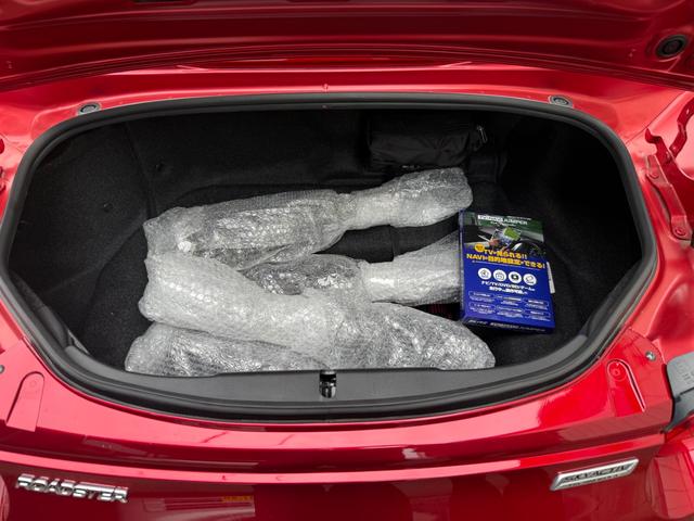 ロードスター Ｓスペシャルパッケージ　カーボン調フロントスポイラー　車高調　社外マフラー　フルセグテレビ　ナビ　ＥＴＣ　　ＬＥＤヘッドライト　リヤワイドドレッドスペイサー　プッシュスタート　テレビキット（18枚目）