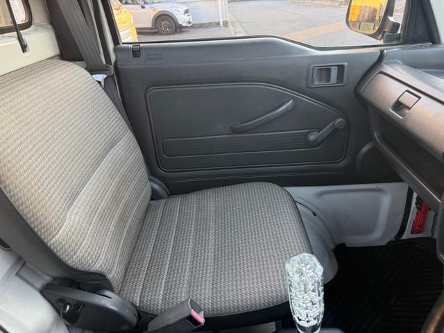 アクティトラック SDX 4WD 5速マニュアル車 ラジオ 荷台マット アオリゴムカバー 社外シフトノブ(28枚目)