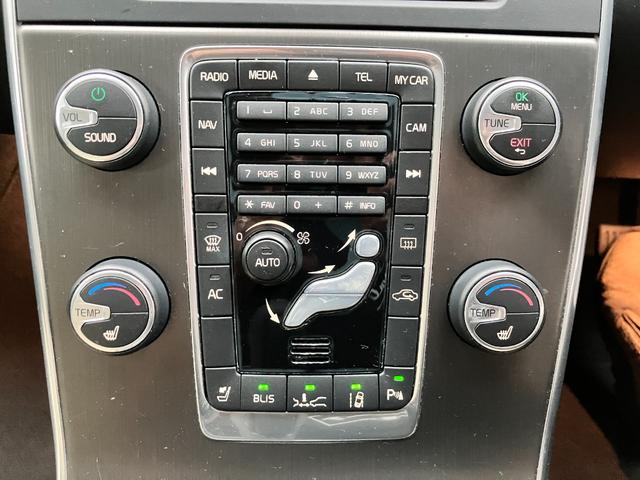 Ｖ６０ Ｔ４　ＳＥ　ベージュ革ナビＢカメラＢｌｕｅｔｏｏｔｈ音楽ＥＴＣ（13枚目）