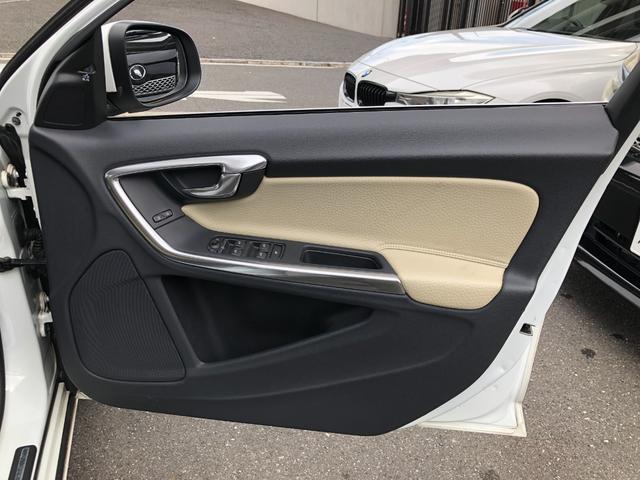 車両本体に法定整備点検費用が含まれており、記録簿が交付されます。