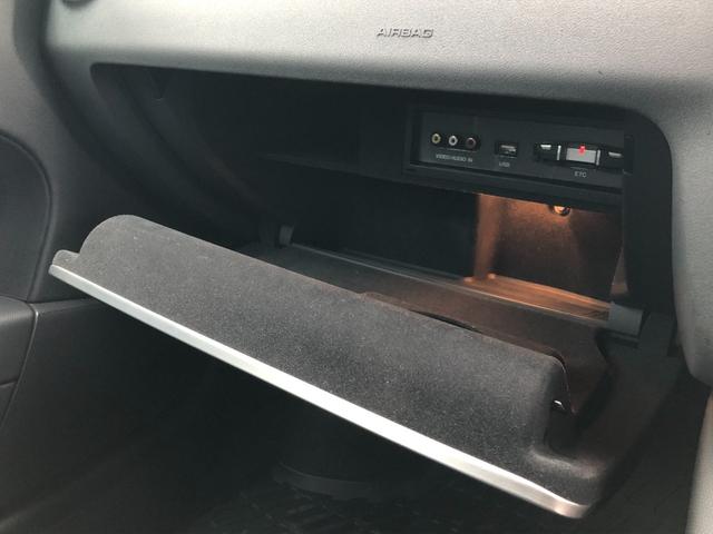 ＴＴクーペ ２．０ＴＦＳＩ　ビルトインＥＴＣ純ナビＢｌｕｅｔｏｏｔｈ純正ＡＷ禁煙車（28枚目）