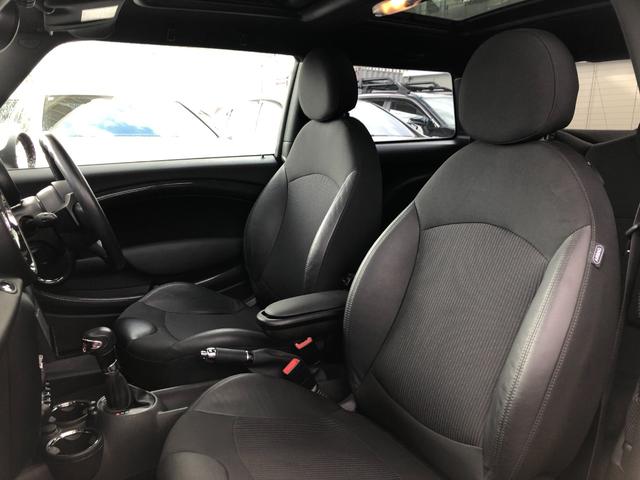 ＭＩＮＩ クーパーＳ　ＪＣＷスポーツＰＫＧサンルーフ社外ナビＢカメラ（24枚目）