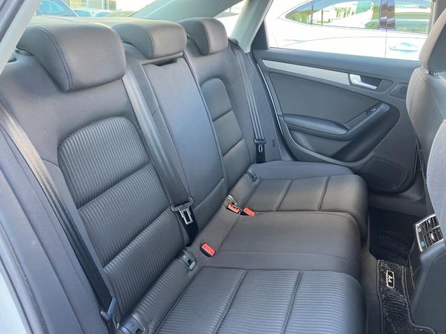 車両本体に法定整備点検費用が含まれており、記録簿が交付されます。