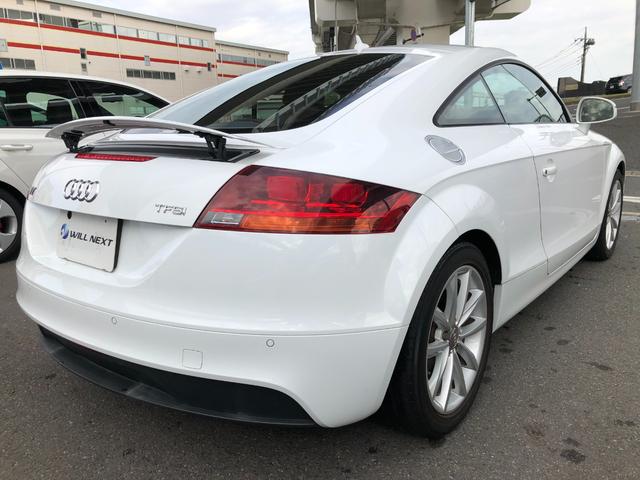 ＴＴクーペ １．８ＴＦＳＩ　シートヒーター　１７ＡＷ　ＨＩＤ　キーレス　純正ナビＴＶ（9枚目）