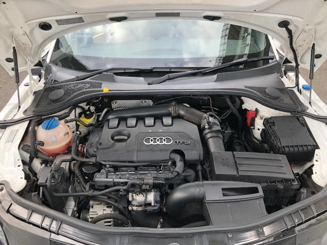 ＴＴクーペ １．８ＴＦＳＩ　シートヒーター　１７ＡＷ　ＨＩＤ　キーレス　純正ナビＴＶ（14枚目）