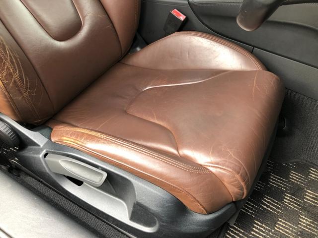 ＴＴクーペ １．８ＴＦＳＩ　シートヒーター　１７ＡＷ　ＨＩＤ　キーレス　純正ナビＴＶ（17枚目）