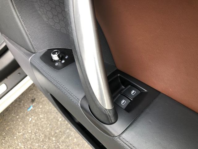 ＴＴクーペ １．８ＴＦＳＩ　シートヒーター　１７ＡＷ　ＨＩＤ　キーレス　純正ナビＴＶ（21枚目）