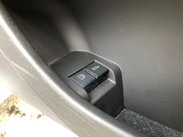 ＴＴクーペ １．８ＴＦＳＩ　シートヒーター　１７ＡＷ　ＨＩＤ　キーレス　純正ナビＴＶ（22枚目）