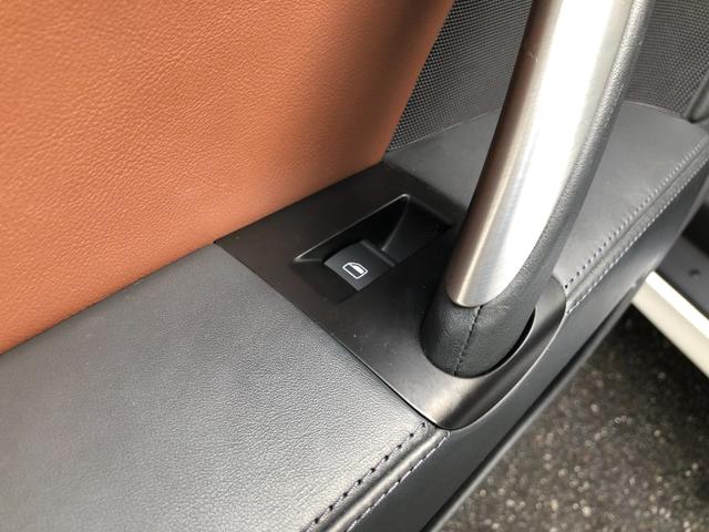 ＴＴクーペ １．８ＴＦＳＩ　シートヒーター　１７ＡＷ　ＨＩＤ　キーレス　純正ナビＴＶ（30枚目）