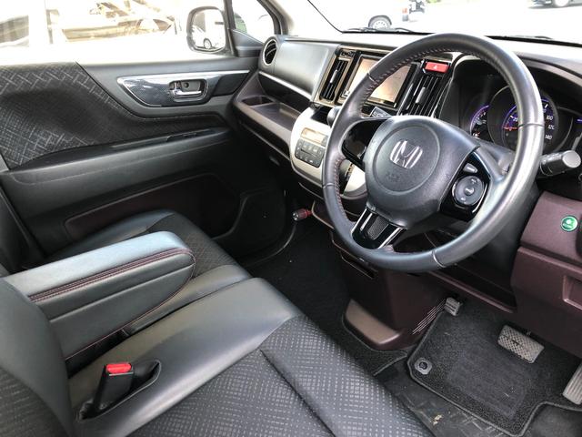 車両本体に法定整備点検費用が含まれており、記録簿が交付されます。