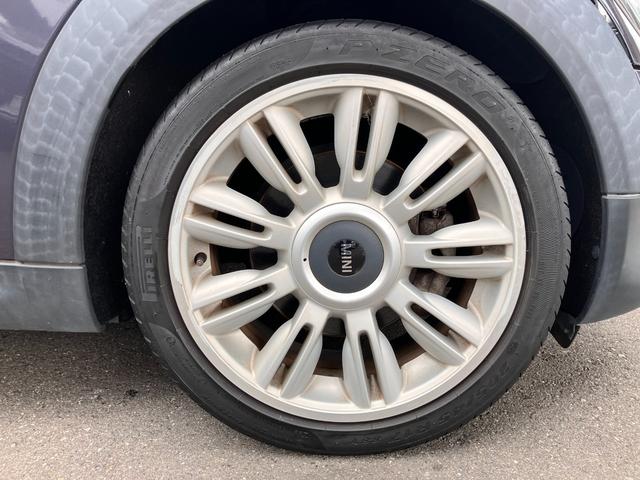 ＭＩＮＩ クーパー　クリスタル　特別仕様車専用デザイン１７インチＡＷ革シート（8枚目）