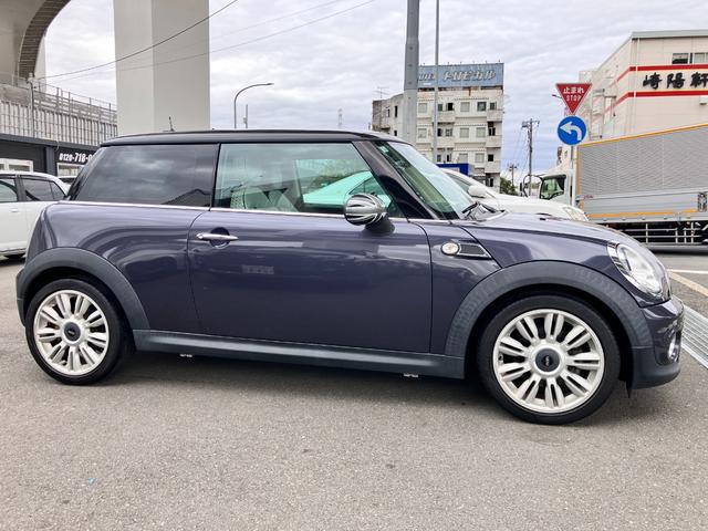 ＭＩＮＩ クーパー　クリスタル　特別仕様車専用デザイン１７インチＡＷ革シート（11枚目）