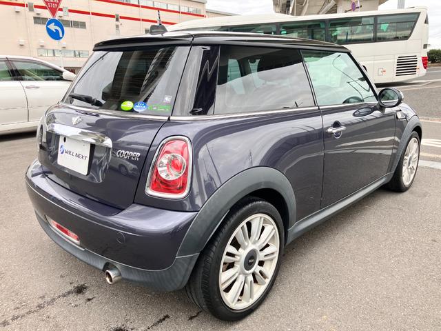 ＭＩＮＩ クーパー　クリスタル　特別仕様車専用デザイン１７インチＡＷ革シート（12枚目）