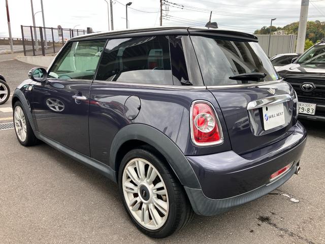 ＭＩＮＩ クーパー　クリスタル　特別仕様車専用デザイン１７インチＡＷ革シート（14枚目）